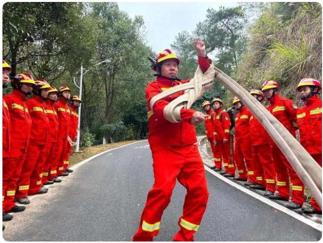 江西安远|“最美消防员”守护红色土地的绿水青山