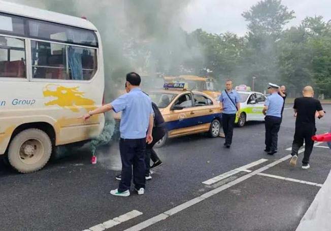 常德桃花源交警组织多部门开展道路交通事故应急演练